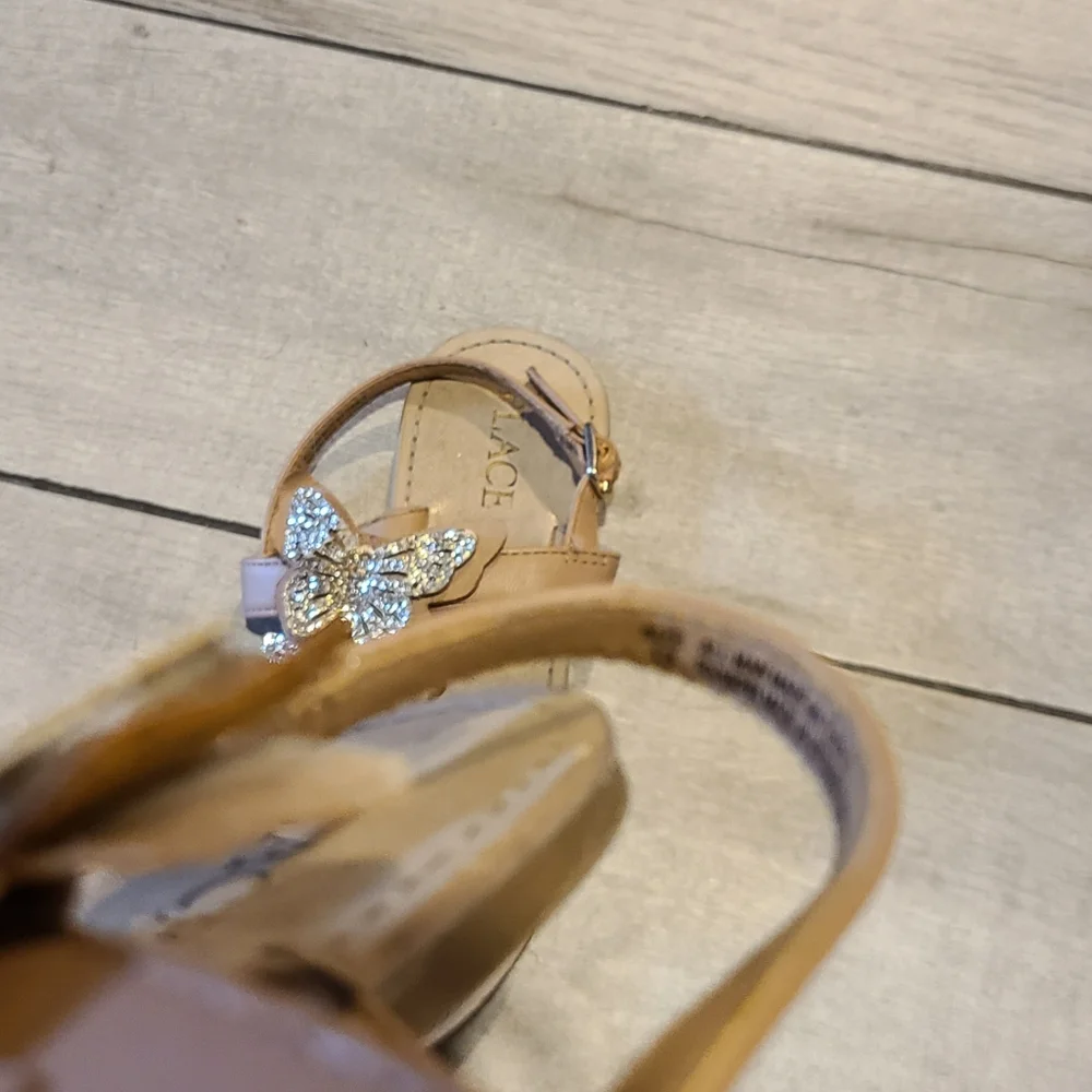 🍦 Children's place Butterfly sandals🍉
